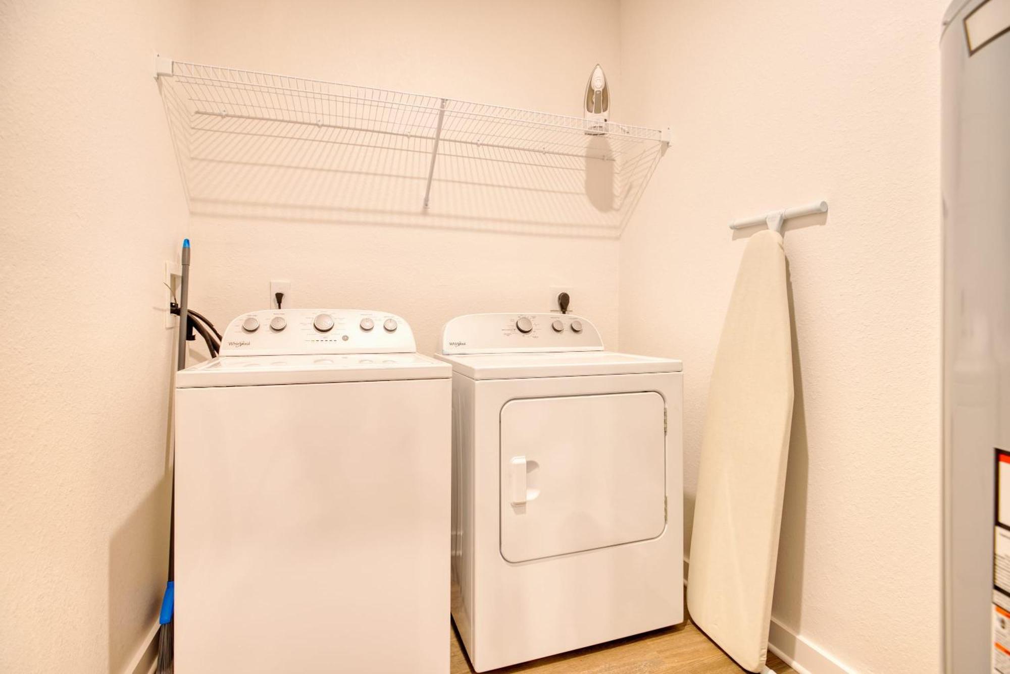 Deluxe One Bedroom Apartment Ґейнсвілл Екстер'єр фото