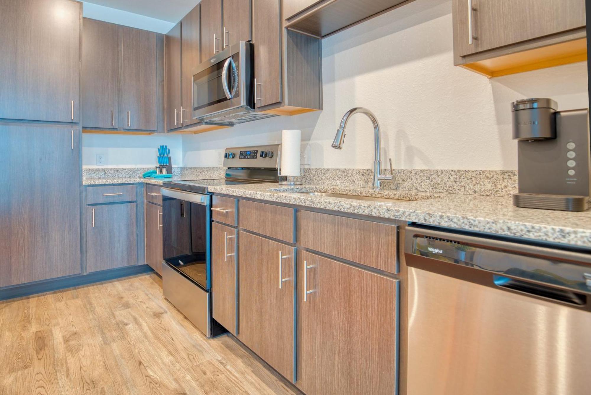Deluxe One Bedroom Apartment Ґейнсвілл Екстер'єр фото